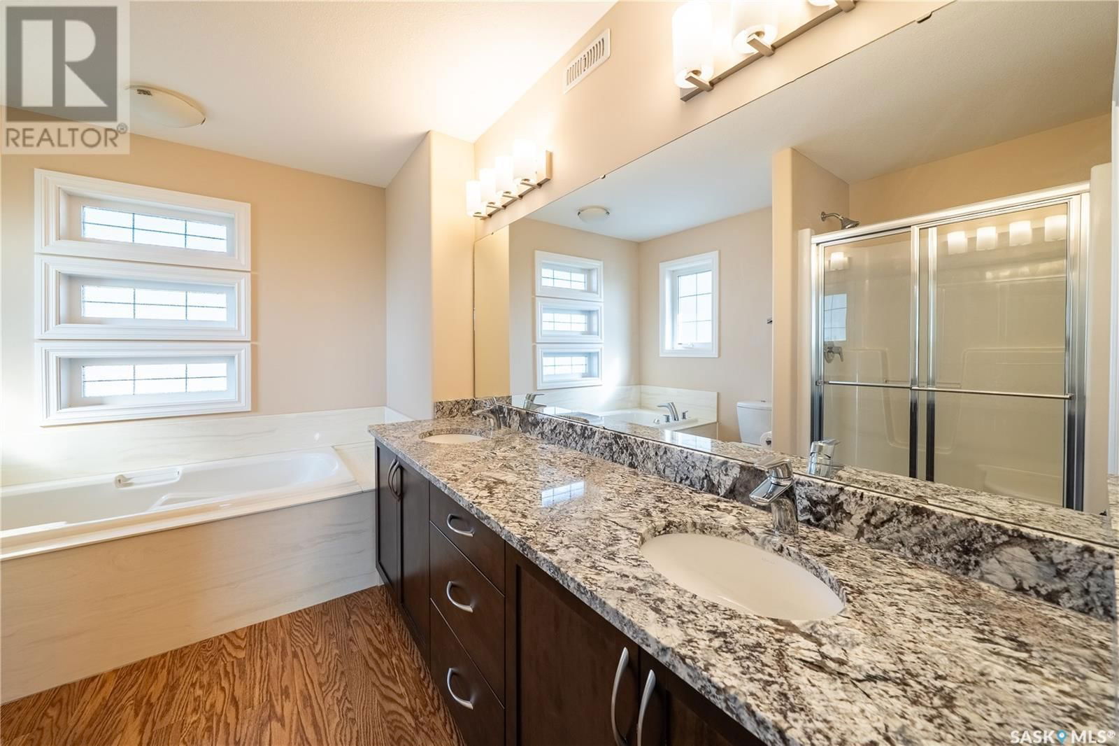 5677 GLIDE CRESCENT Image 31