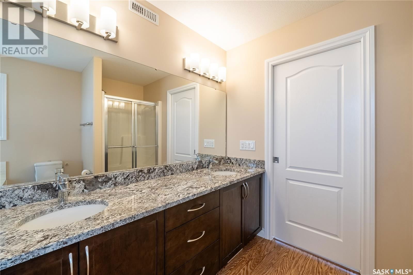 5677 GLIDE CRESCENT Image 35