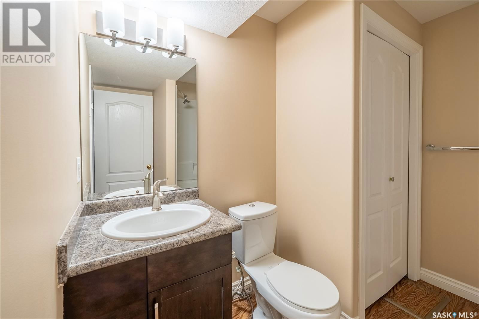 5677 GLIDE CRESCENT Image 45