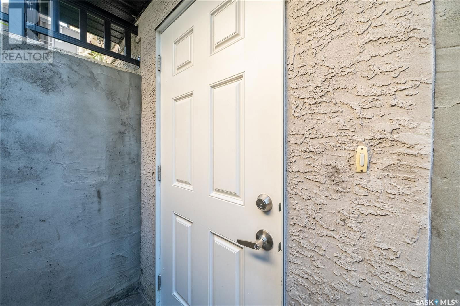 5677 GLIDE CRESCENT Image 47