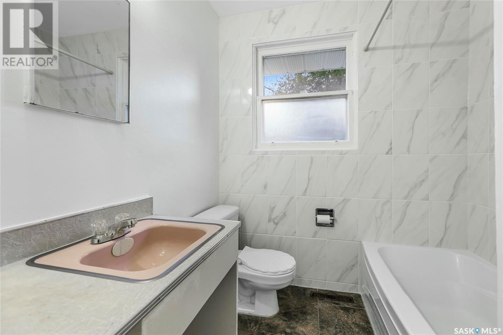 760 HORACE STREET Image 12