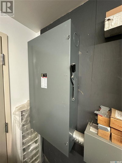 Image #1 of Commercial for Sale at 464 Broadway, Yorkton, Saskatchewan