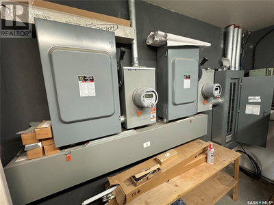 Image #1 of Commercial for Sale at 464 Broadway, Yorkton, Saskatchewan