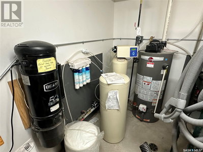 Image #1 of Commercial for Sale at 464 Broadway, Yorkton, Saskatchewan