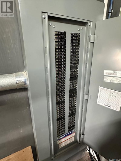 Image #1 of Commercial for Sale at 464 Broadway, Yorkton, Saskatchewan