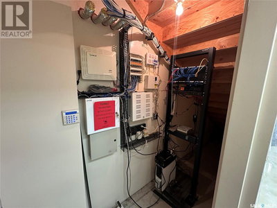 Image #1 of Commercial for Sale at 464 Broadway, Yorkton, Saskatchewan