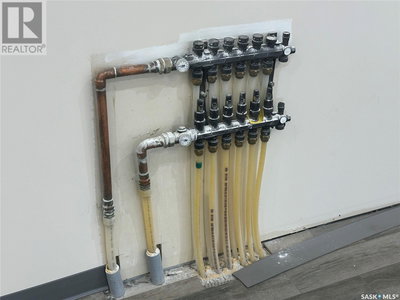 Image #1 of Commercial for Sale at 464 Broadway, Yorkton, Saskatchewan