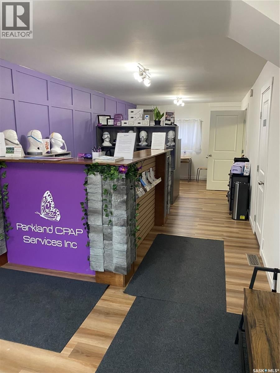 623 MAIN STREET Image 3