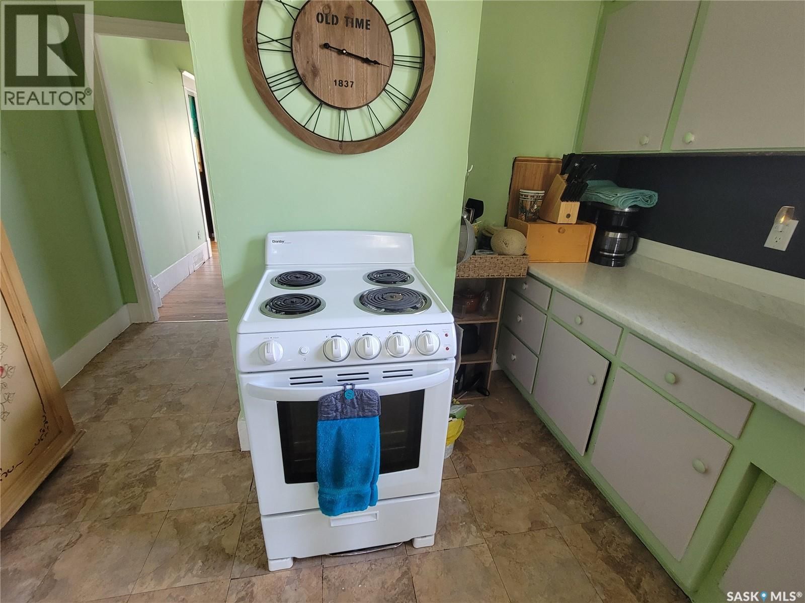 406 1ST STREET Image 8