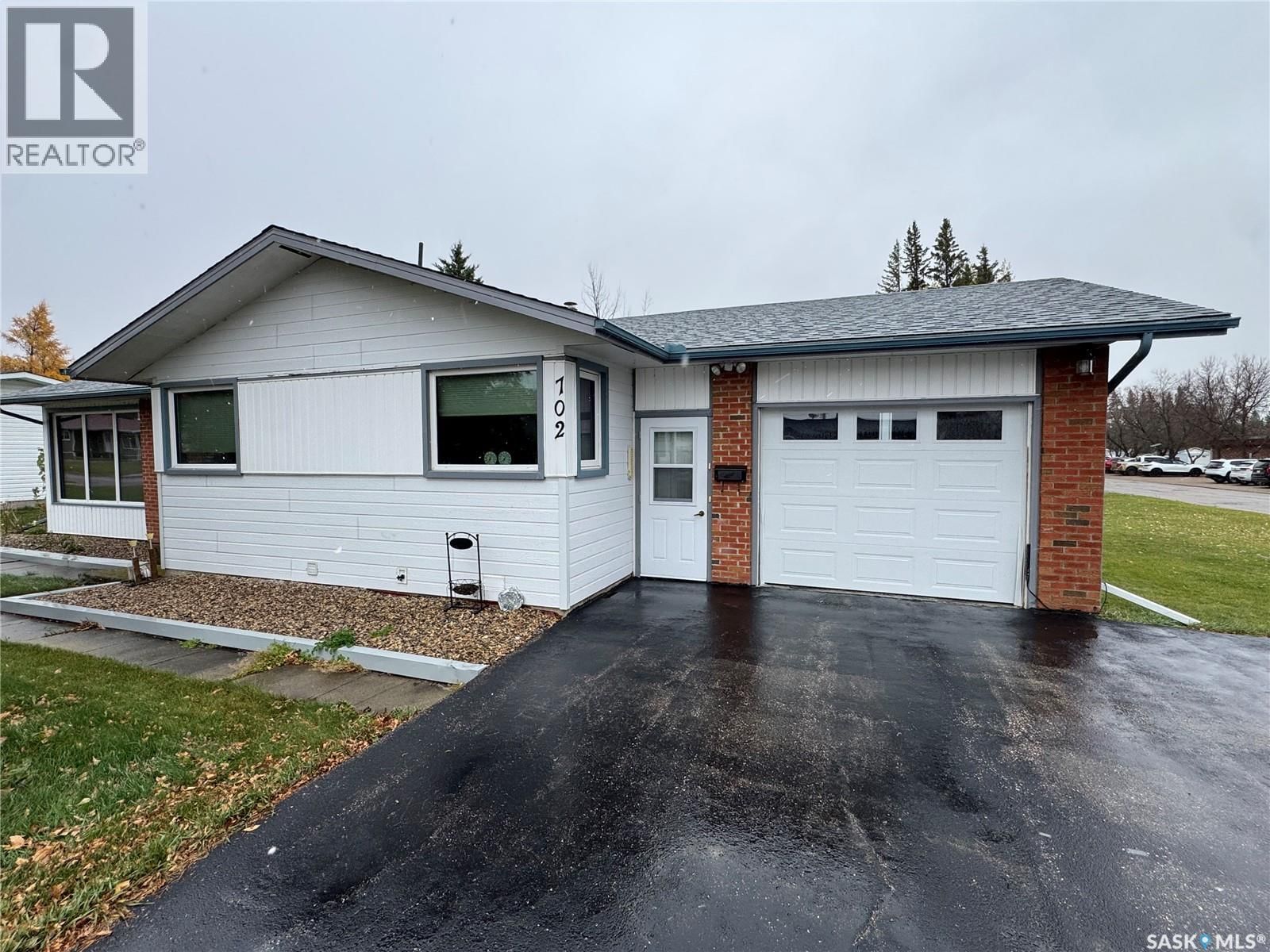 702 PORTAGE AVENUE Image 1