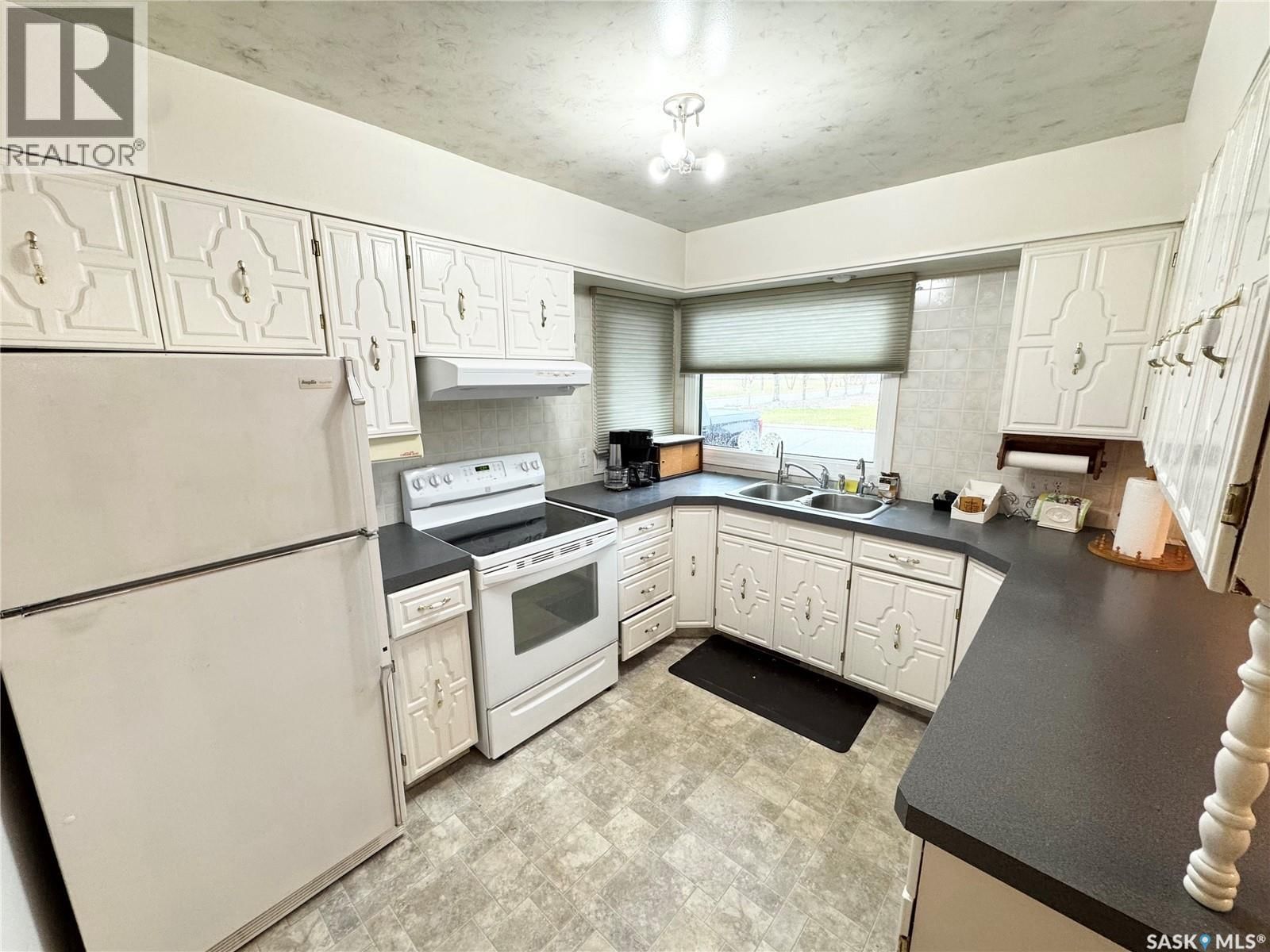 702 PORTAGE AVENUE Image 11