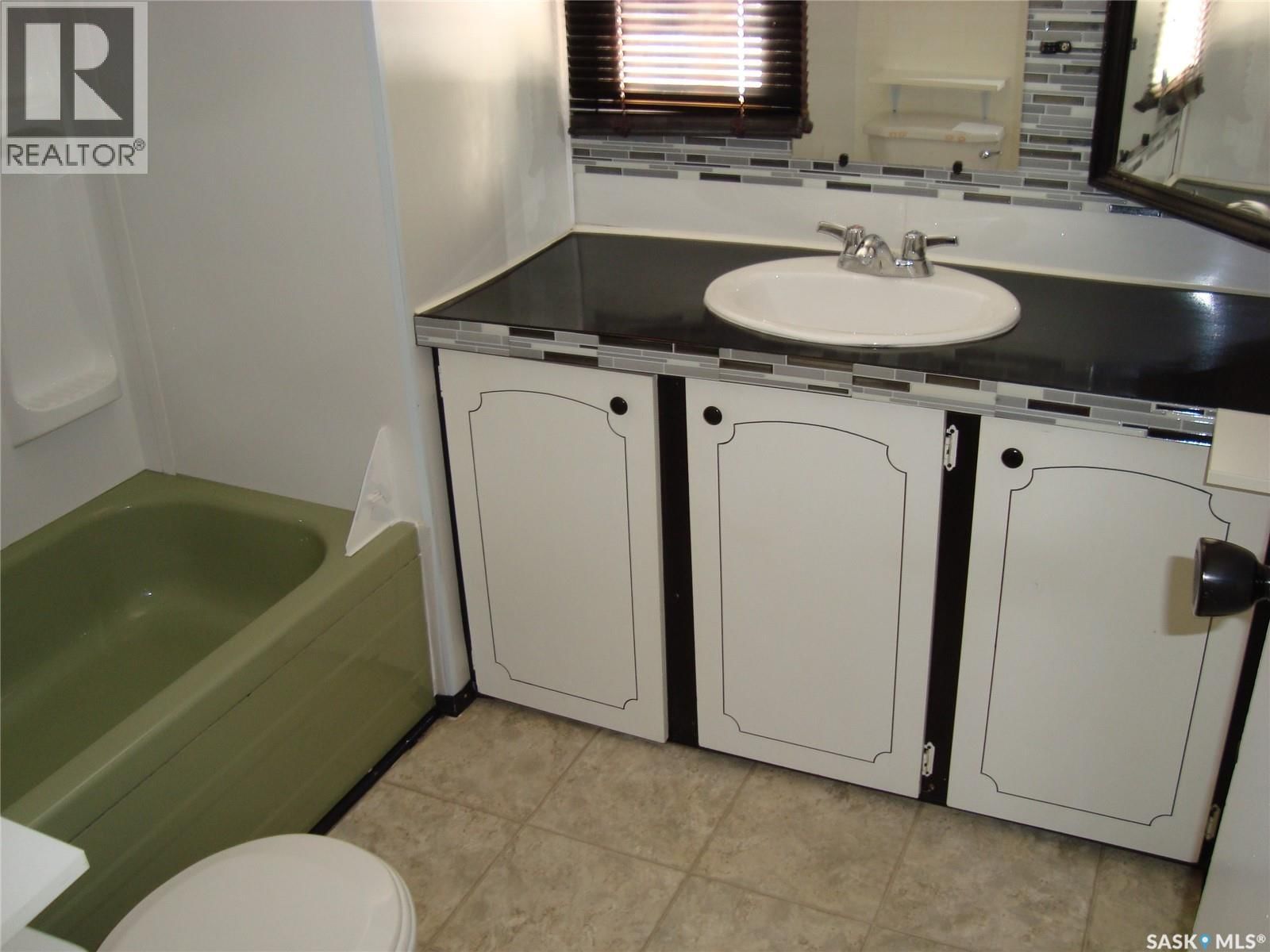 NW - 14 701 11TH AVENUE Image 11