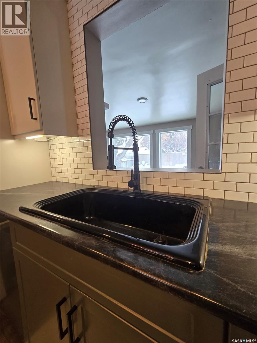 212 4TH AVENUE Image 10