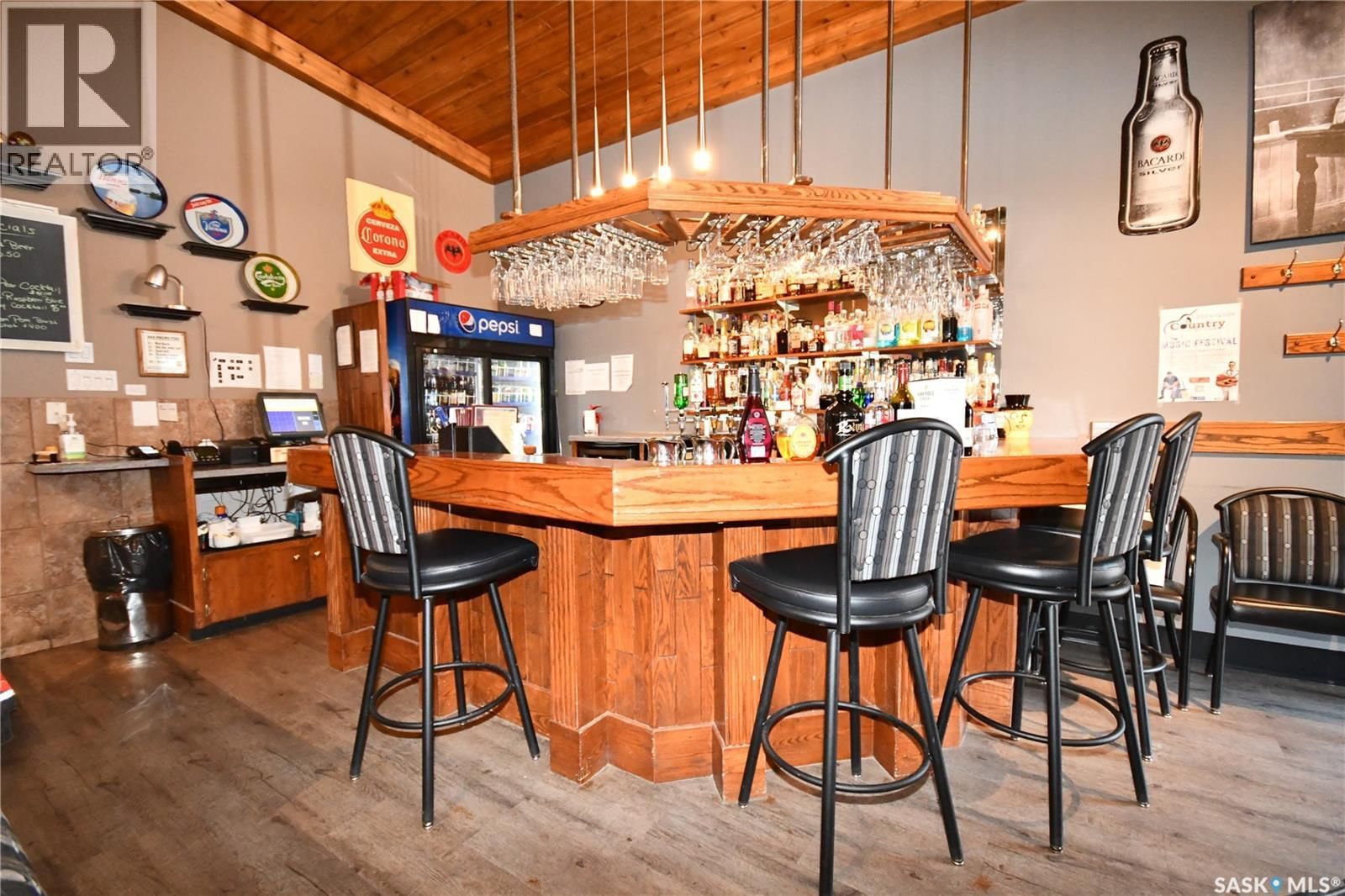 300 MAIN STREET Image 13