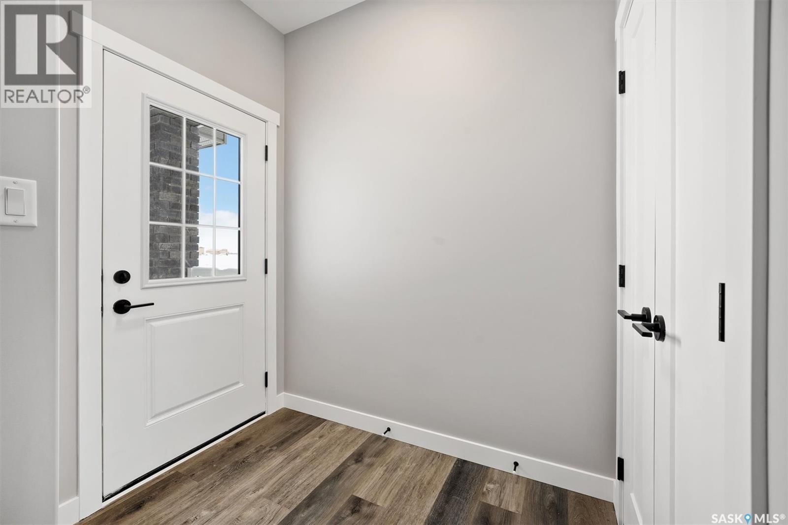 3020 DUMONT WAY Image 21