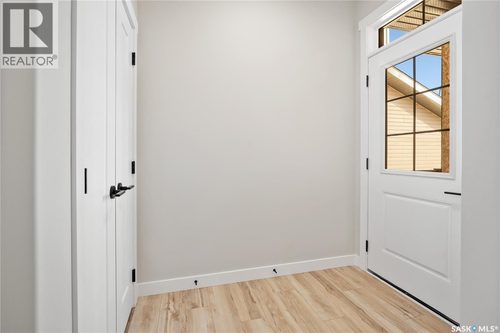 3020 DUMONT WAY Image 3