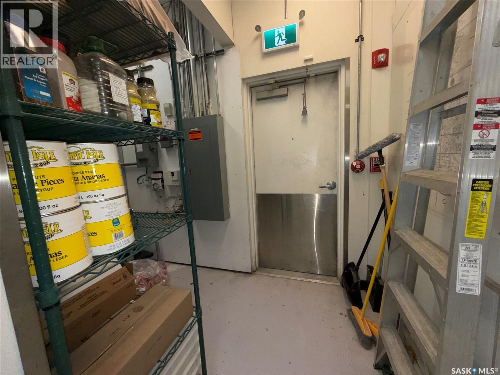 J3 - 2095 PRINCE OF WALES DRIVE Image 21