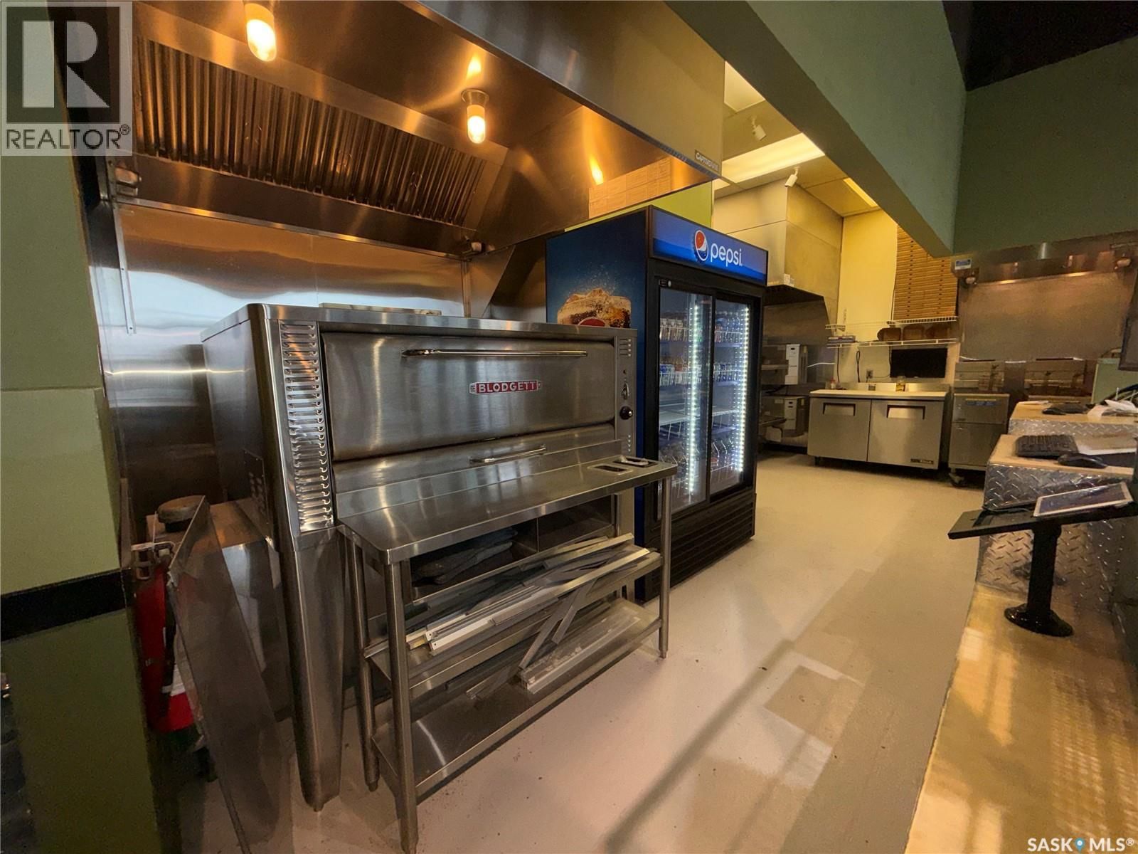 J3 - 2095 PRINCE OF WALES DRIVE Image 9