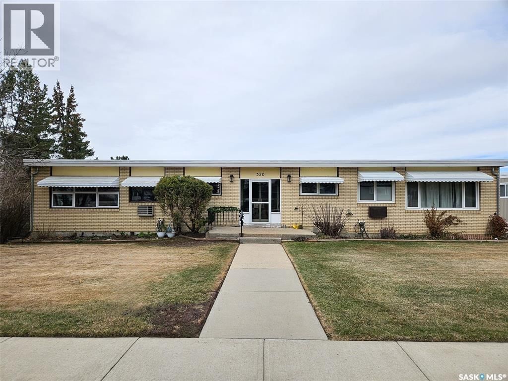320 13th Avenue, Swift Current, Saskatchewan S9H 2V9