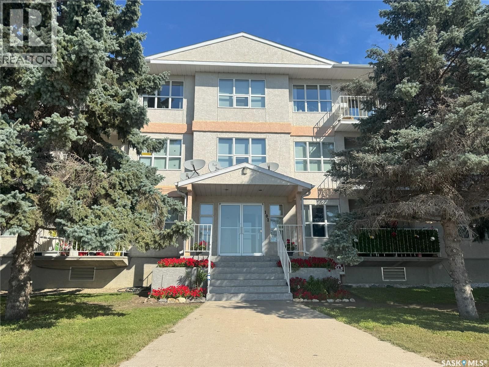 103 1st Avenue, Caronport, Saskatchewan S0H 0S0