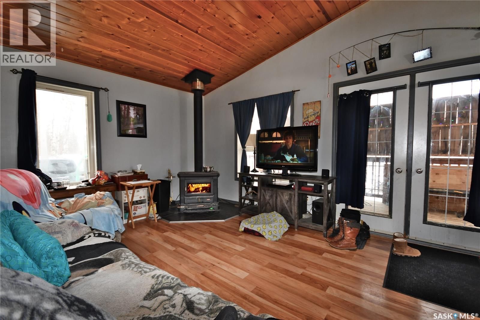 5 ANDREWS WAY Image 10