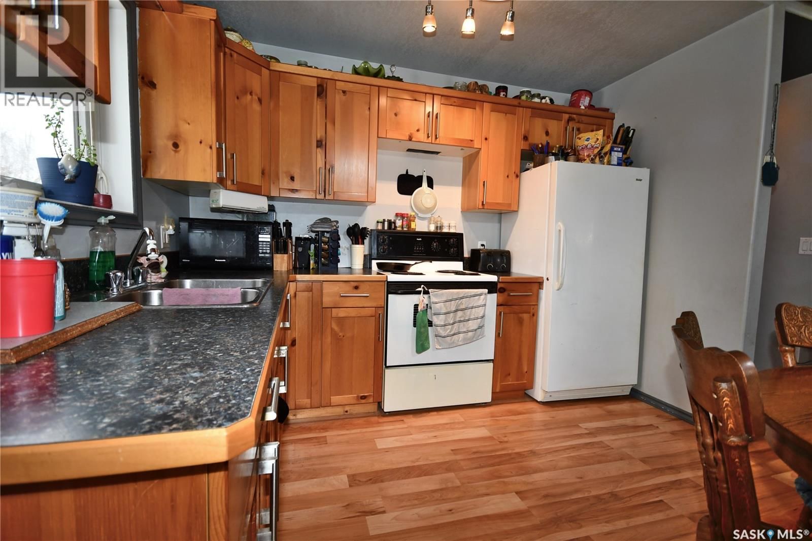 5 ANDREWS WAY Image 8