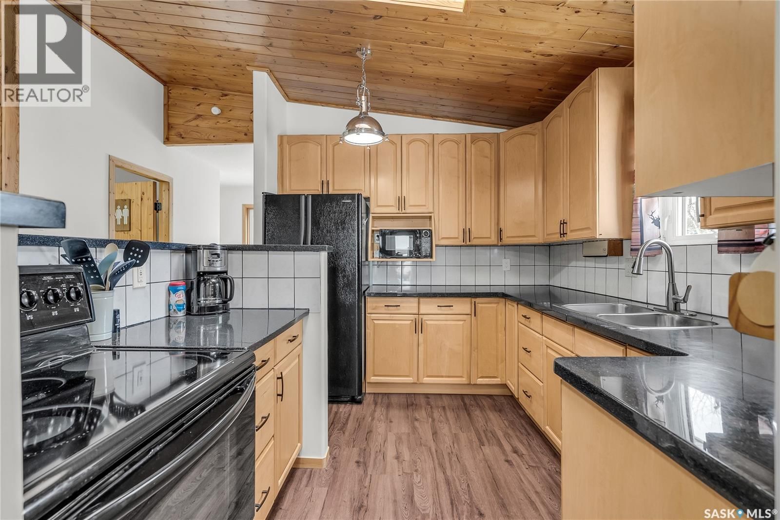 108 IROQUOIS LAKE DRIVE Image 12