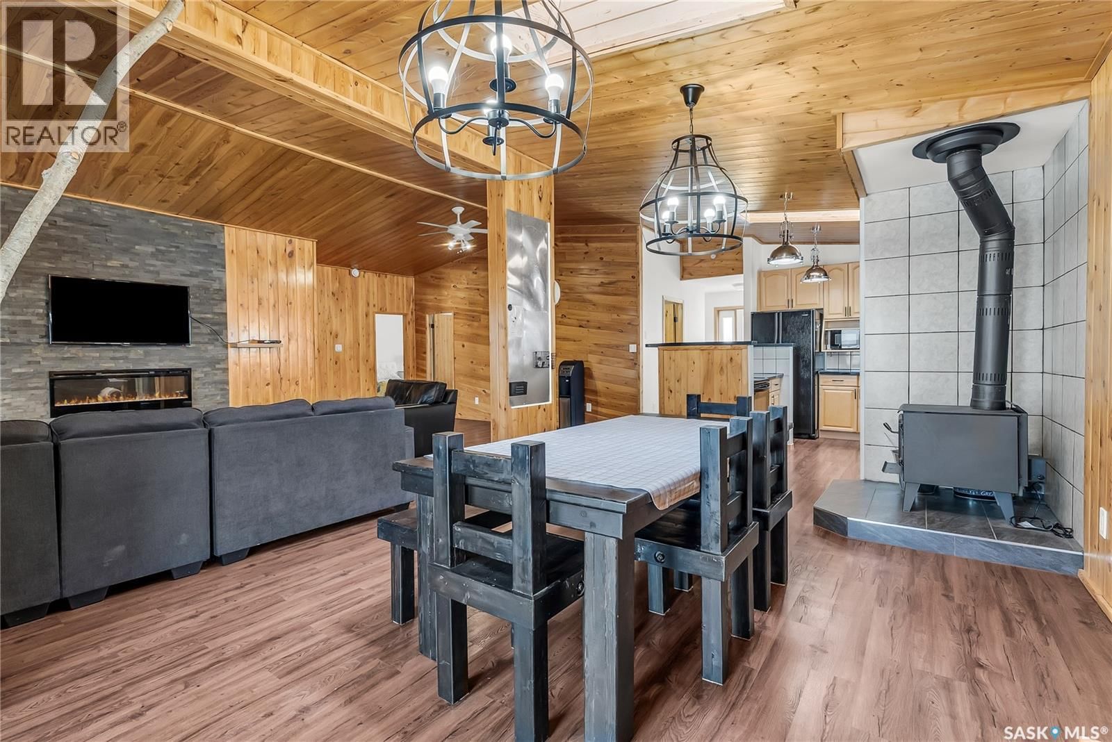 108 IROQUOIS LAKE DRIVE Image 18