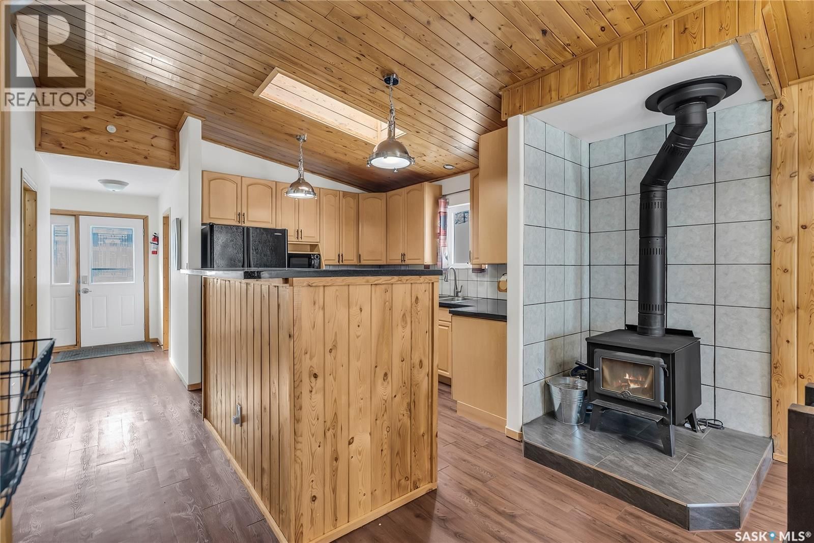 108 IROQUOIS LAKE DRIVE Image 3