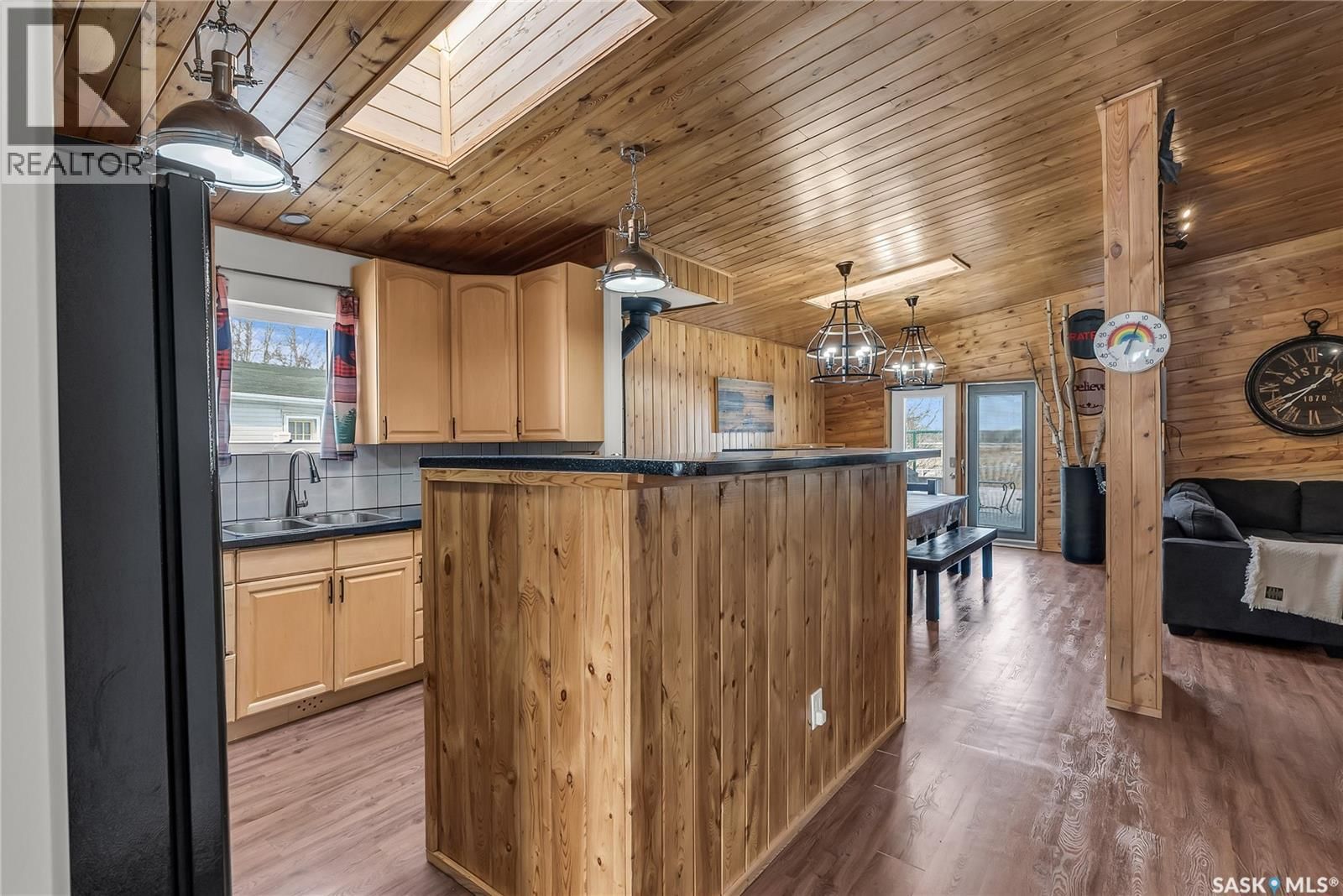 108 IROQUOIS LAKE DRIVE Image 6