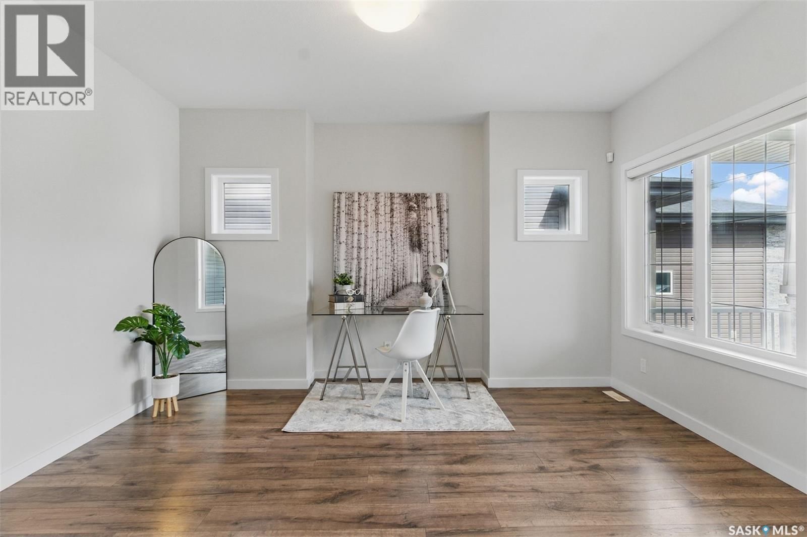 306 SECORD WAY Image 9