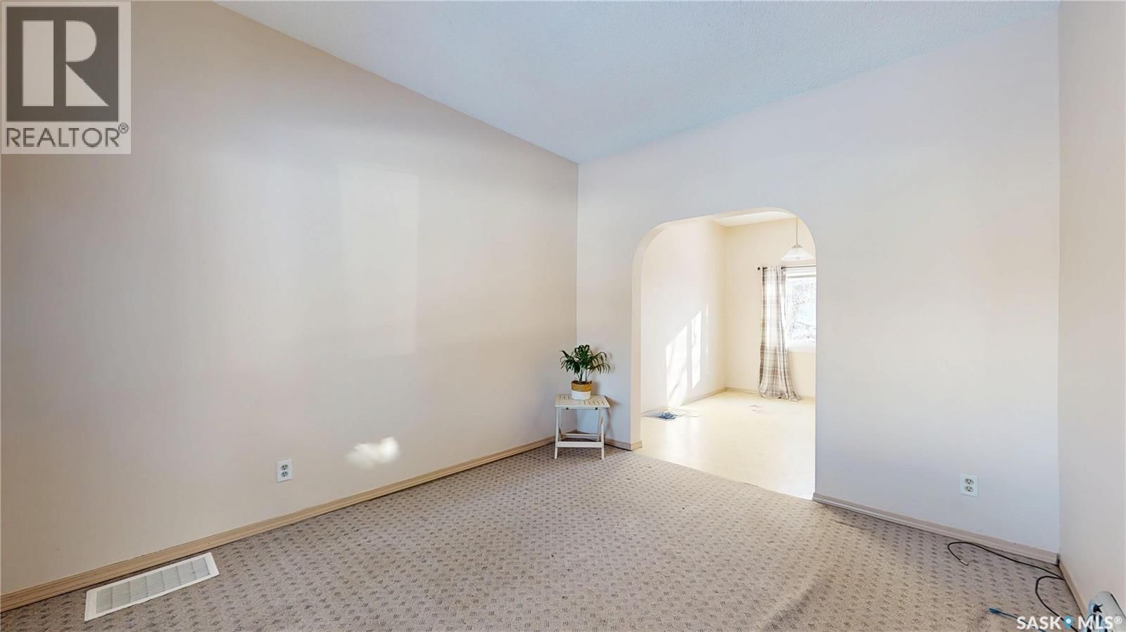 1007 GARNET STREET Image 5