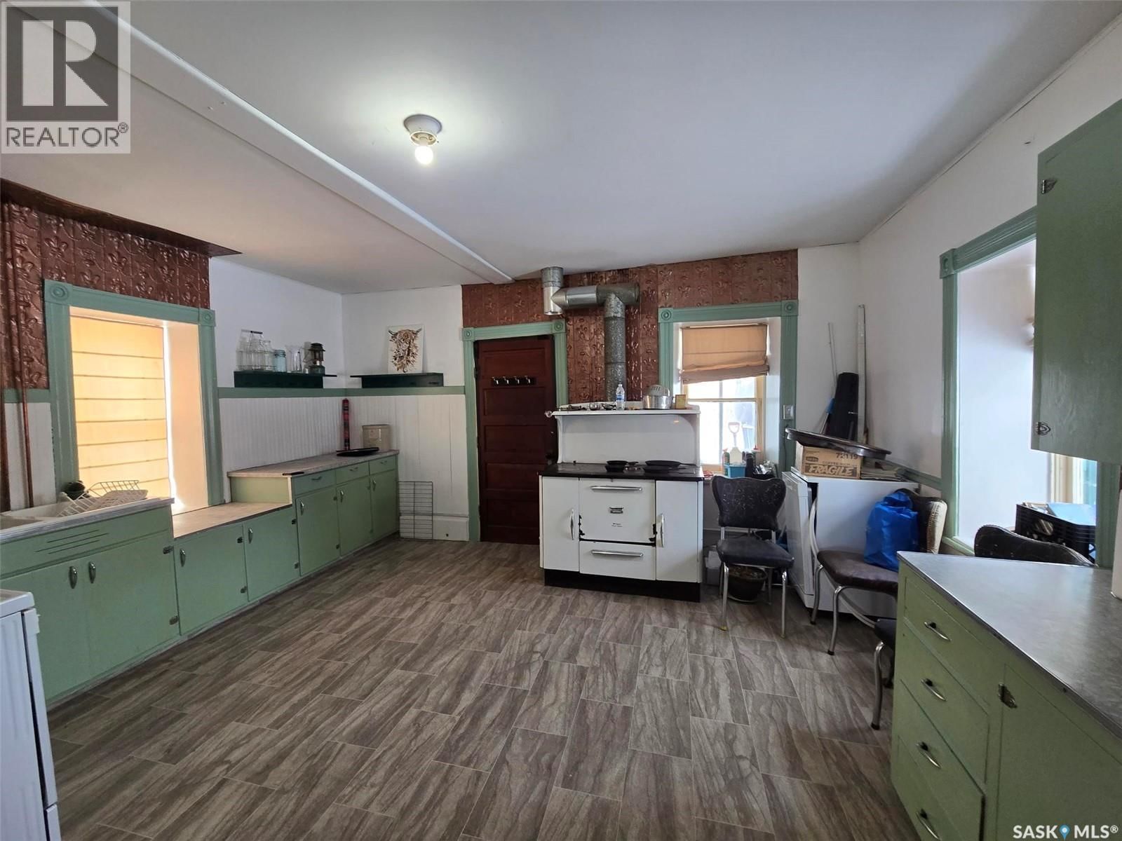 934 MAIN STREET Image 27