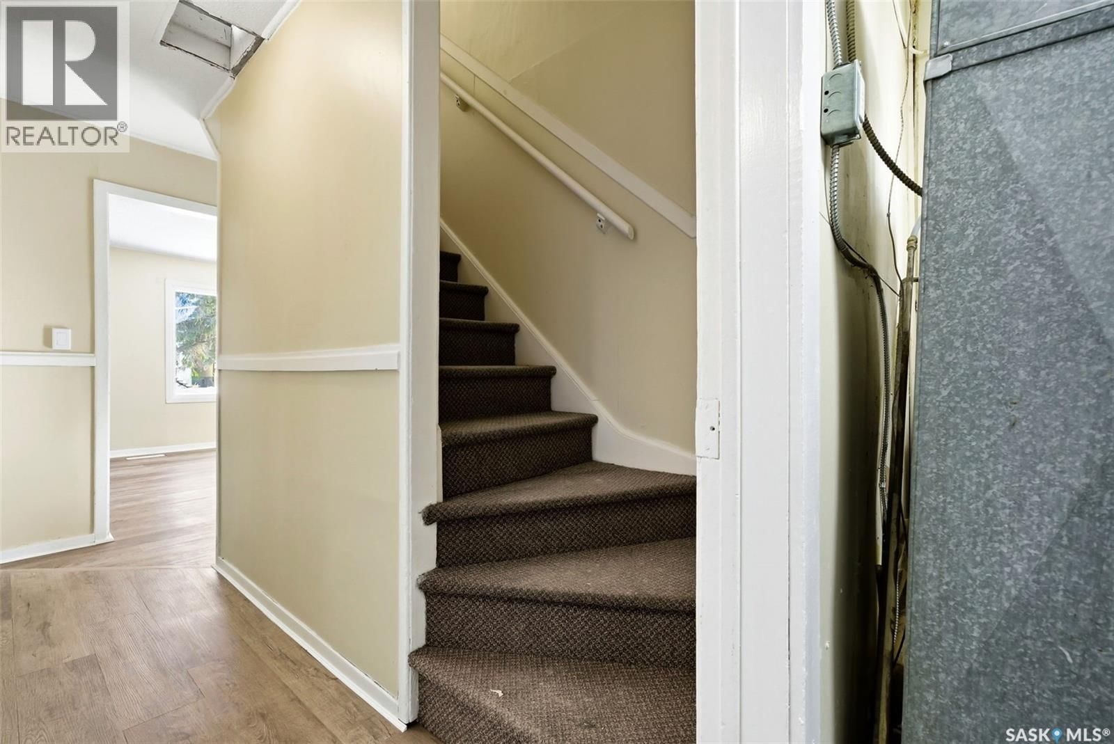 1162 QUEEN STREET Image 15