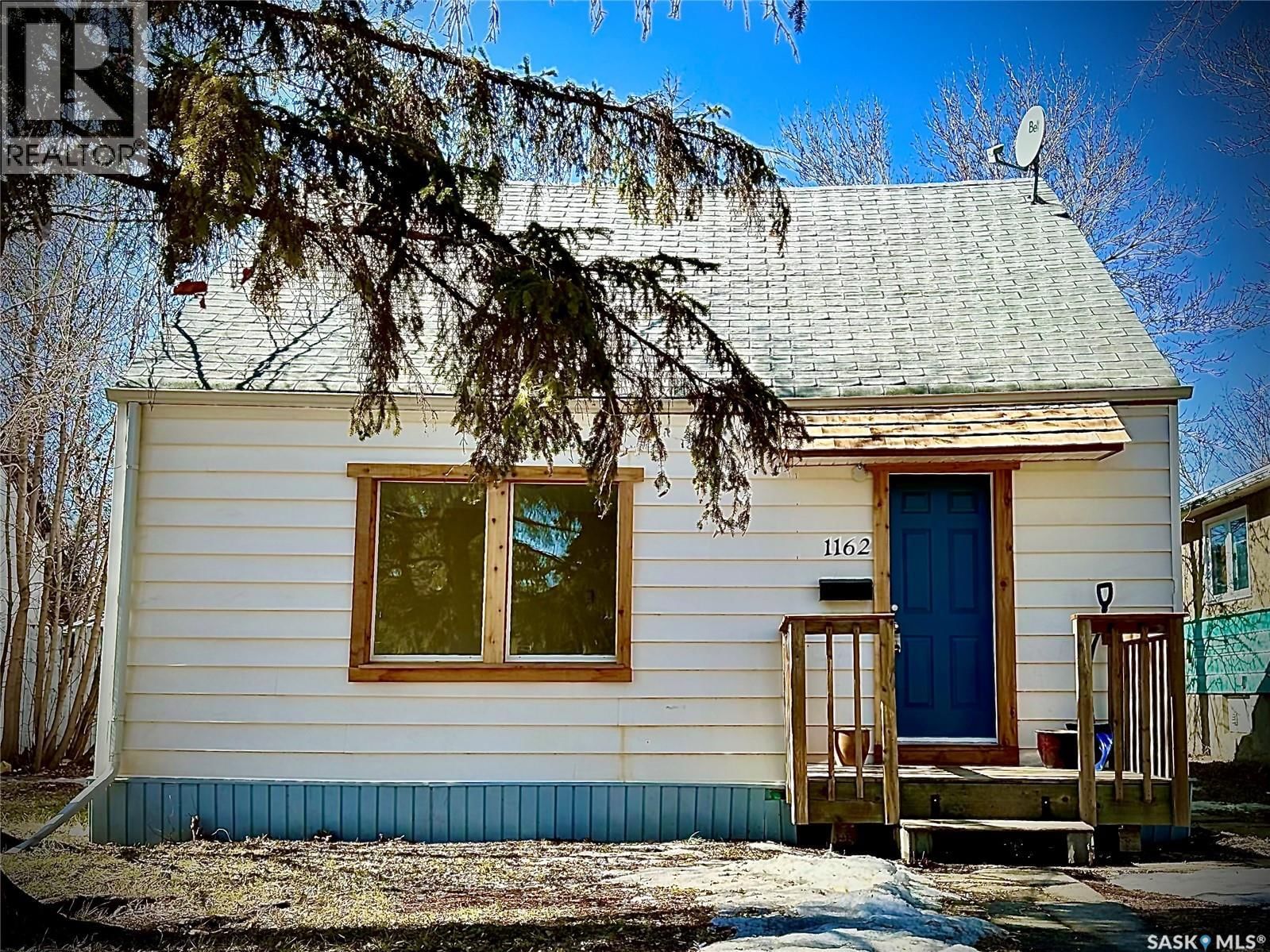 1162 QUEEN STREET Image 2