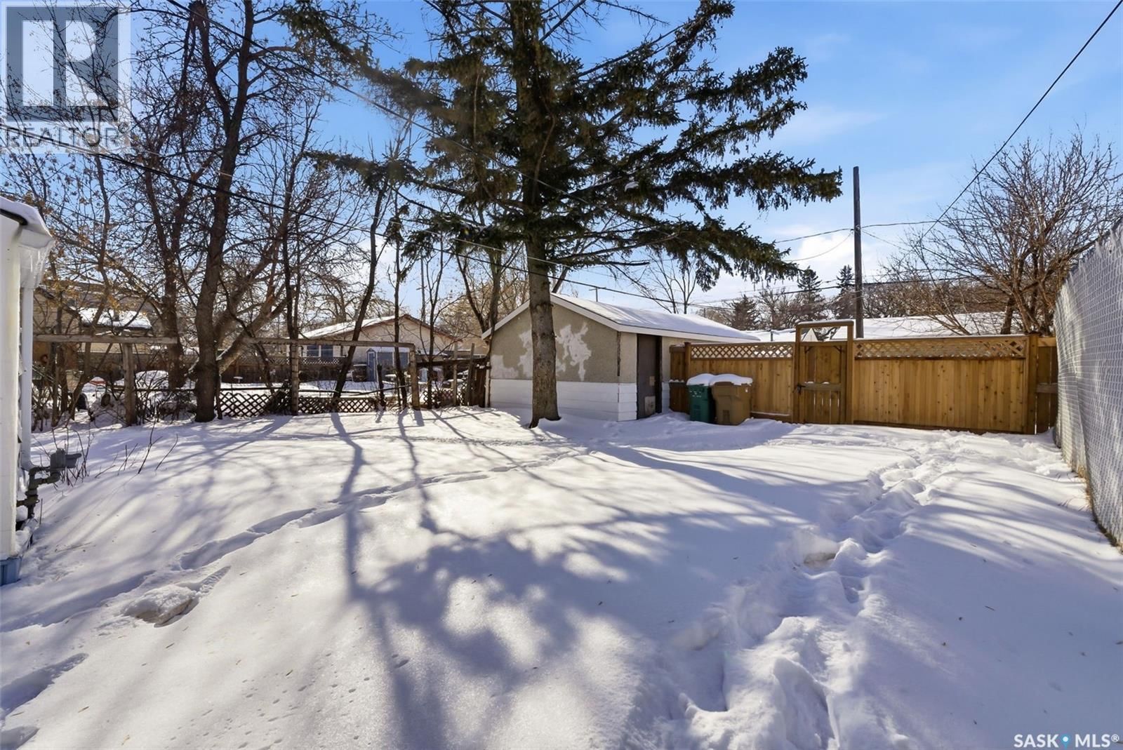 1162 QUEEN STREET Image 22