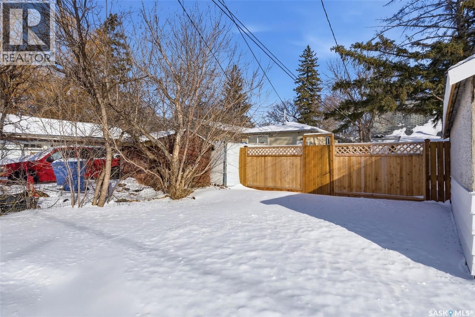 1162 QUEEN STREET Image 23