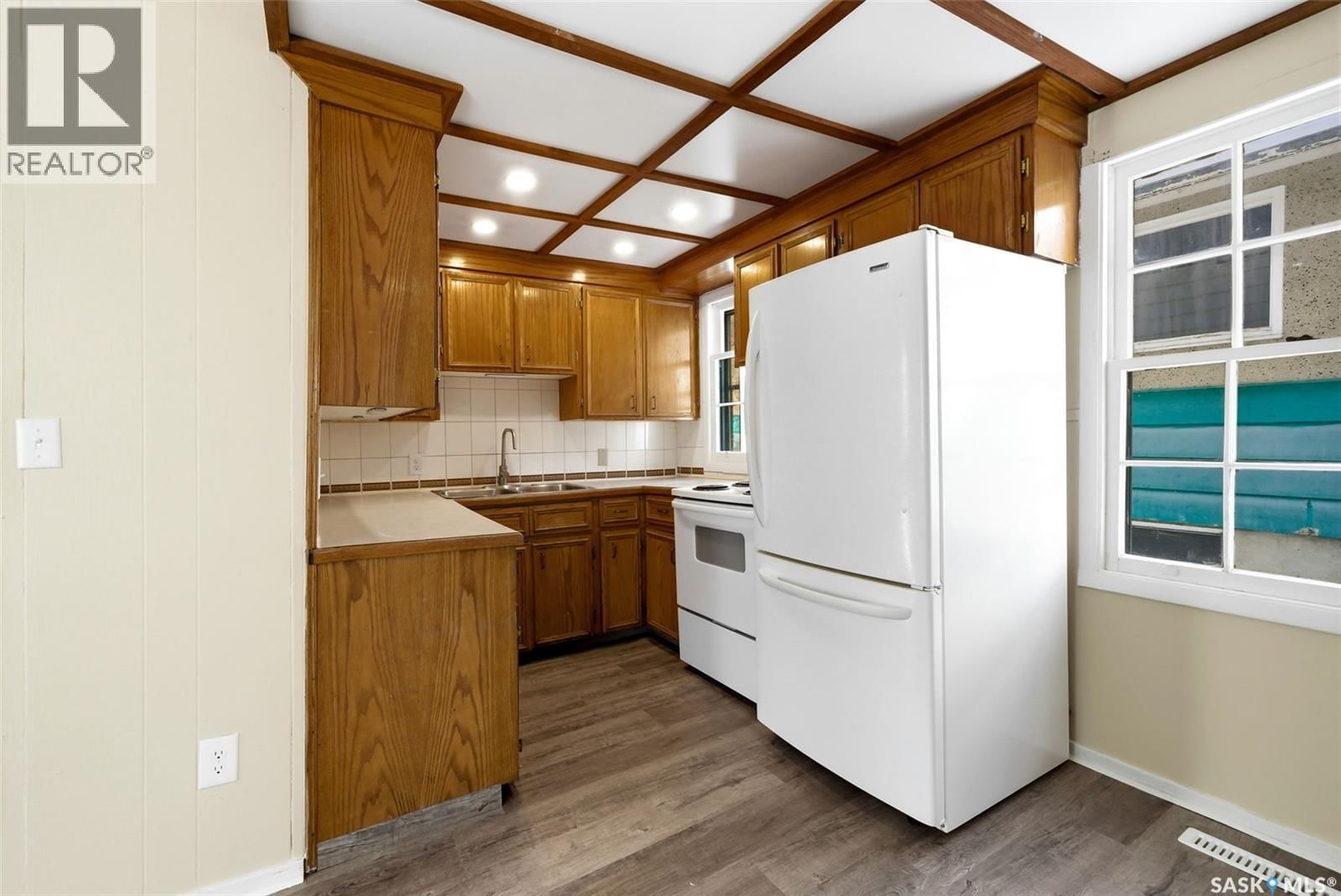 1162 QUEEN STREET Image 7