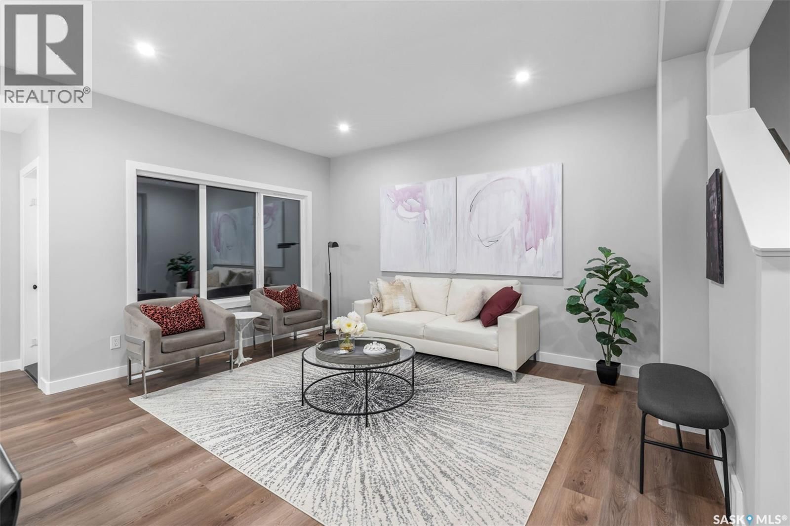 503 TRAEGER MANOR Image 10