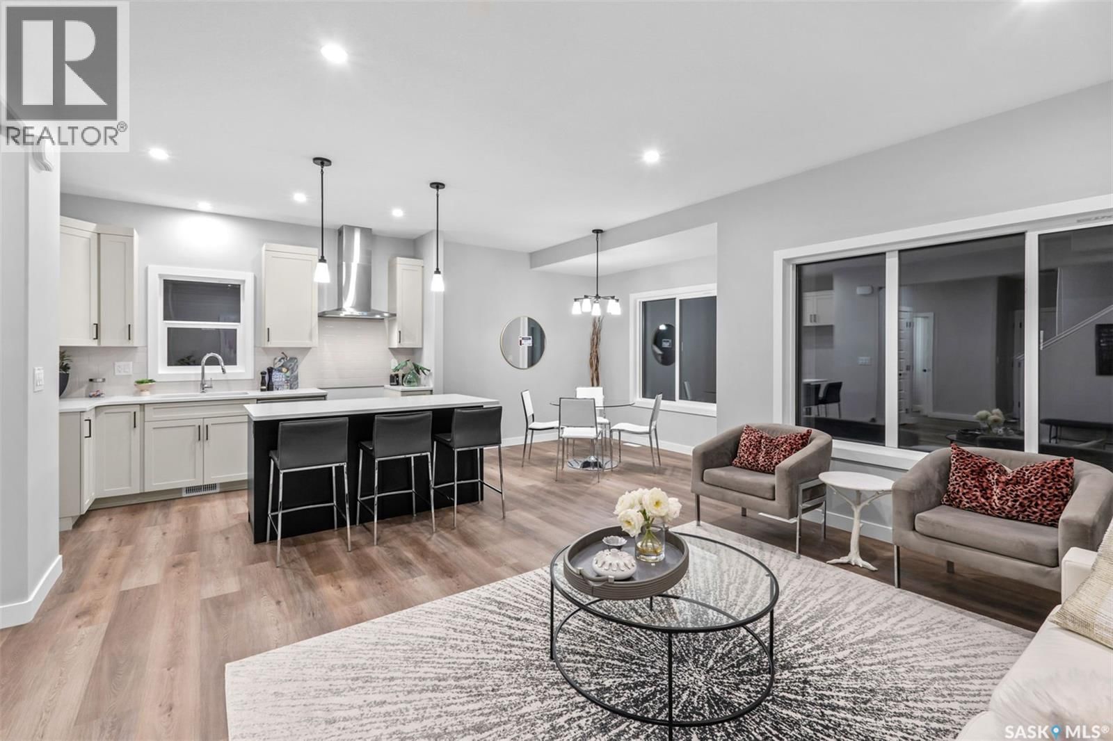 503 TRAEGER MANOR Image 11