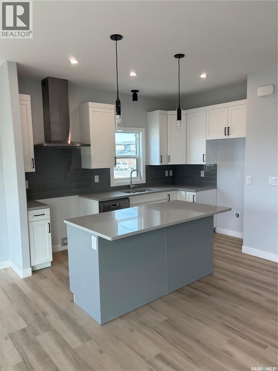 503 TRAEGER MANOR Image 27