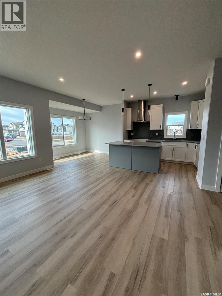 503 TRAEGER MANOR Image 28