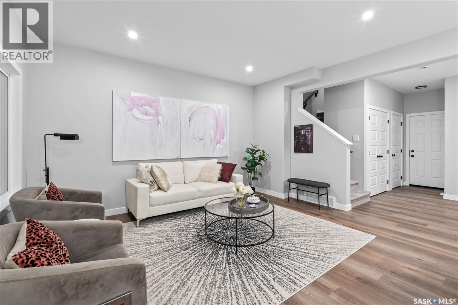 503 TRAEGER MANOR Image 9