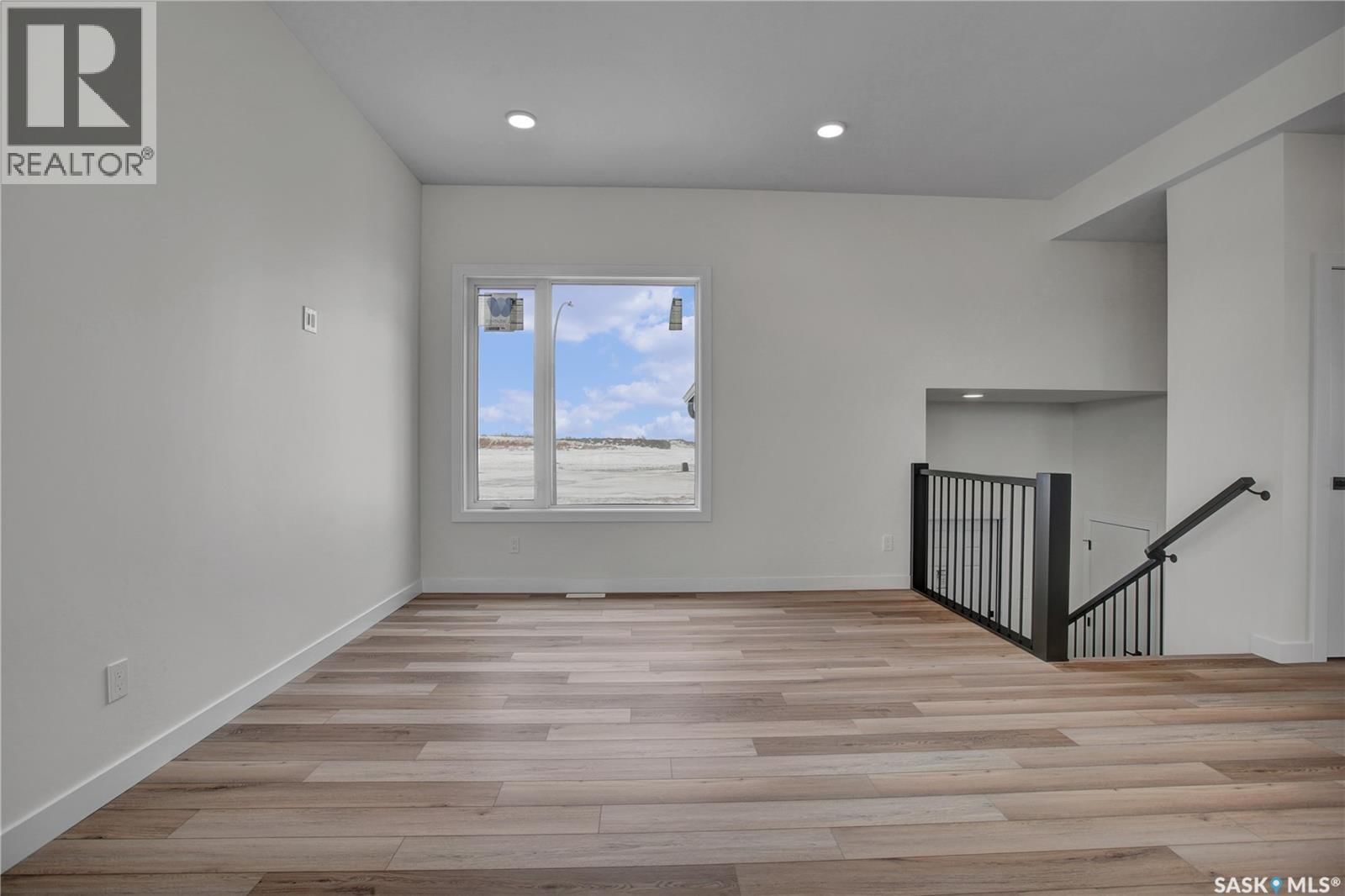 220 VETERANS DRIVE Image 5