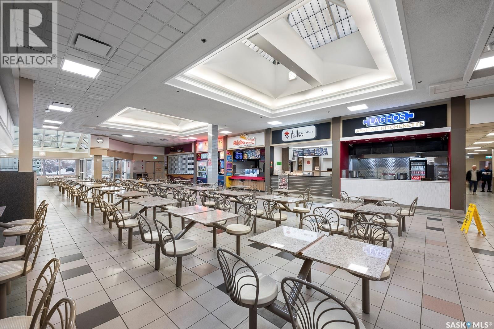 38 2223 VICTORIA AVENUE Image 2