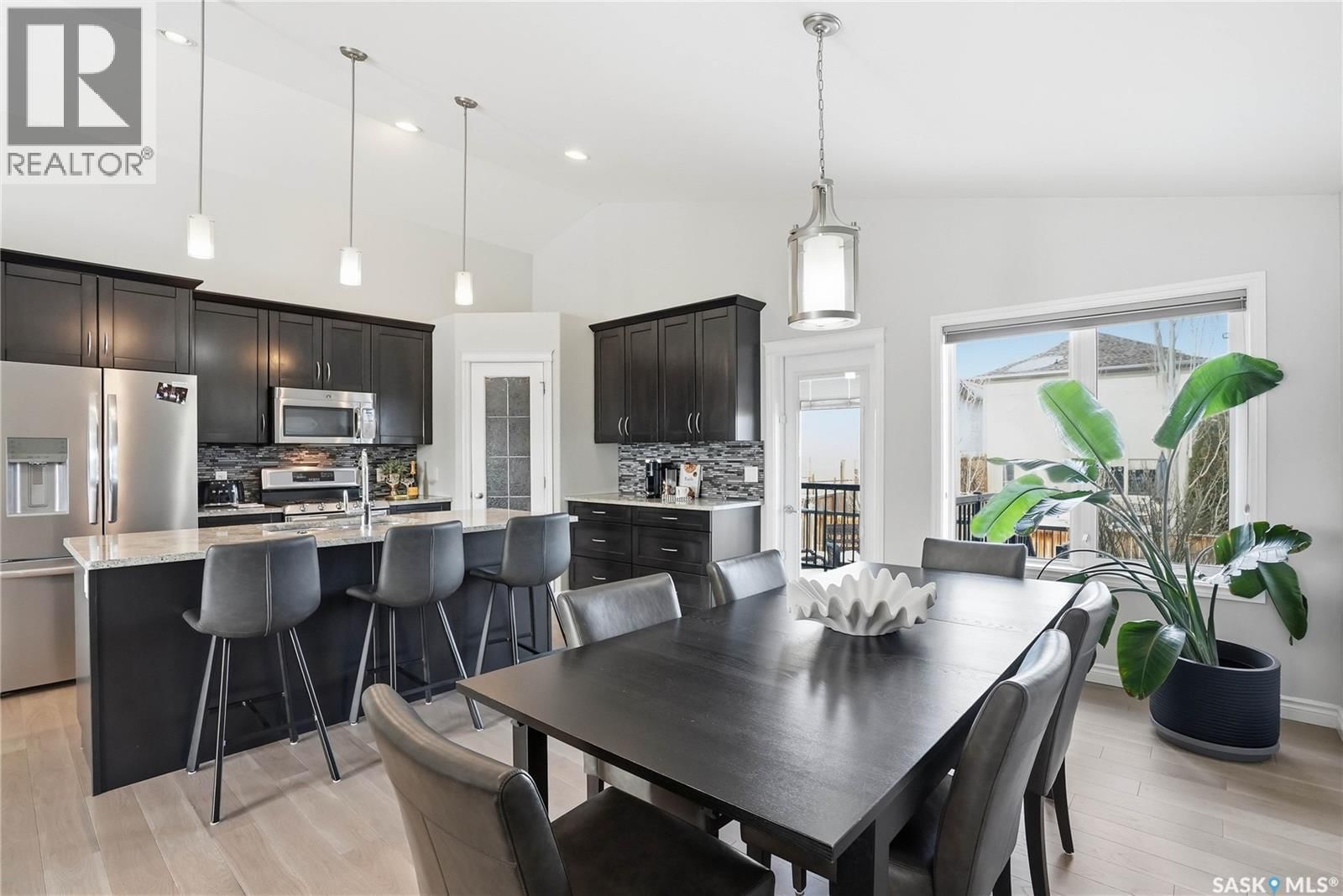 271 WHALLEY CRESCENT Image 14