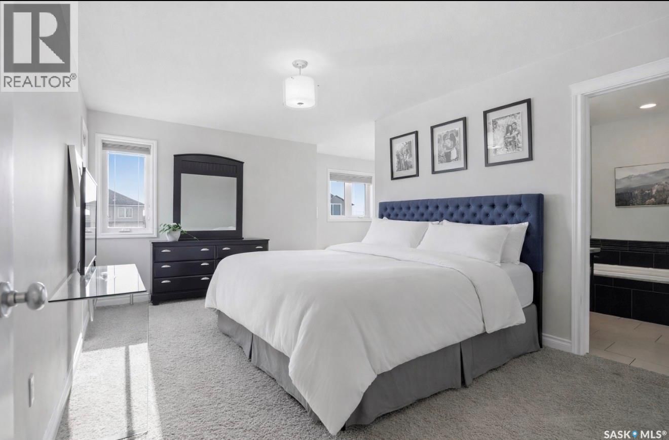 271 WHALLEY CRESCENT Image 23