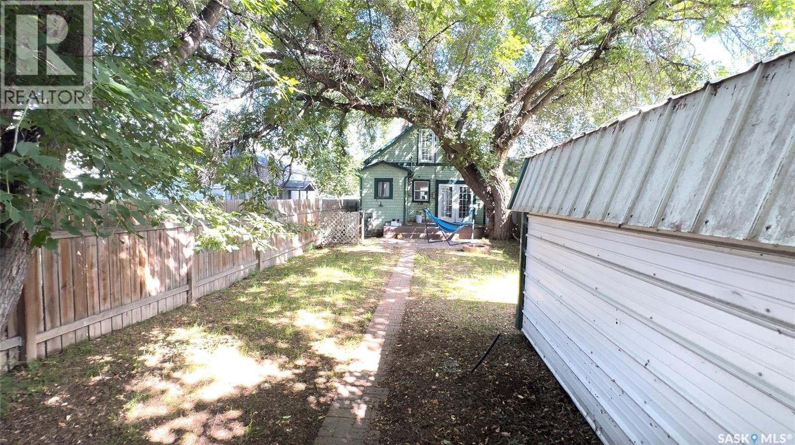 217 L AVENUE Image 12