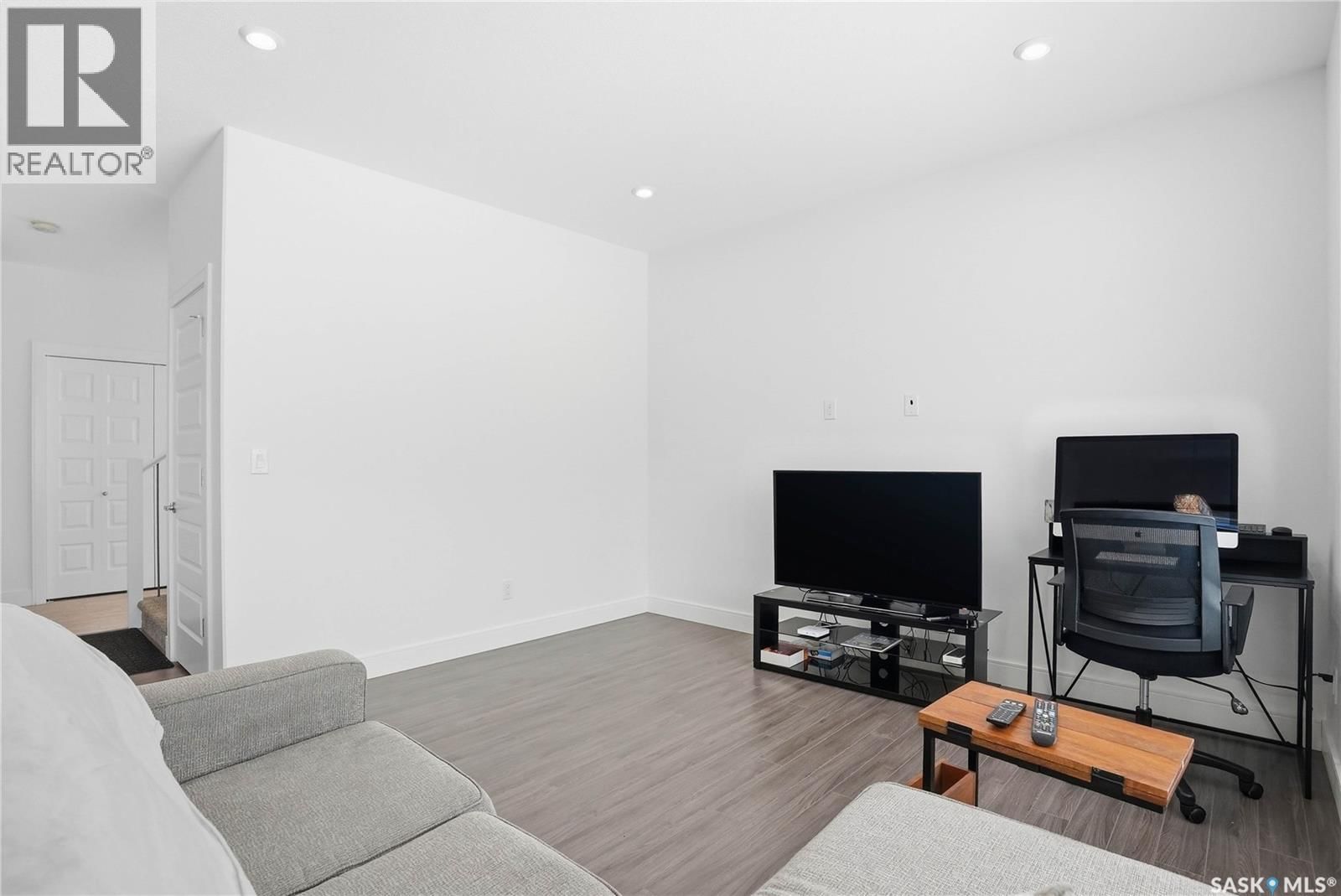 166 BEAUDRY CRESCENT Image 11