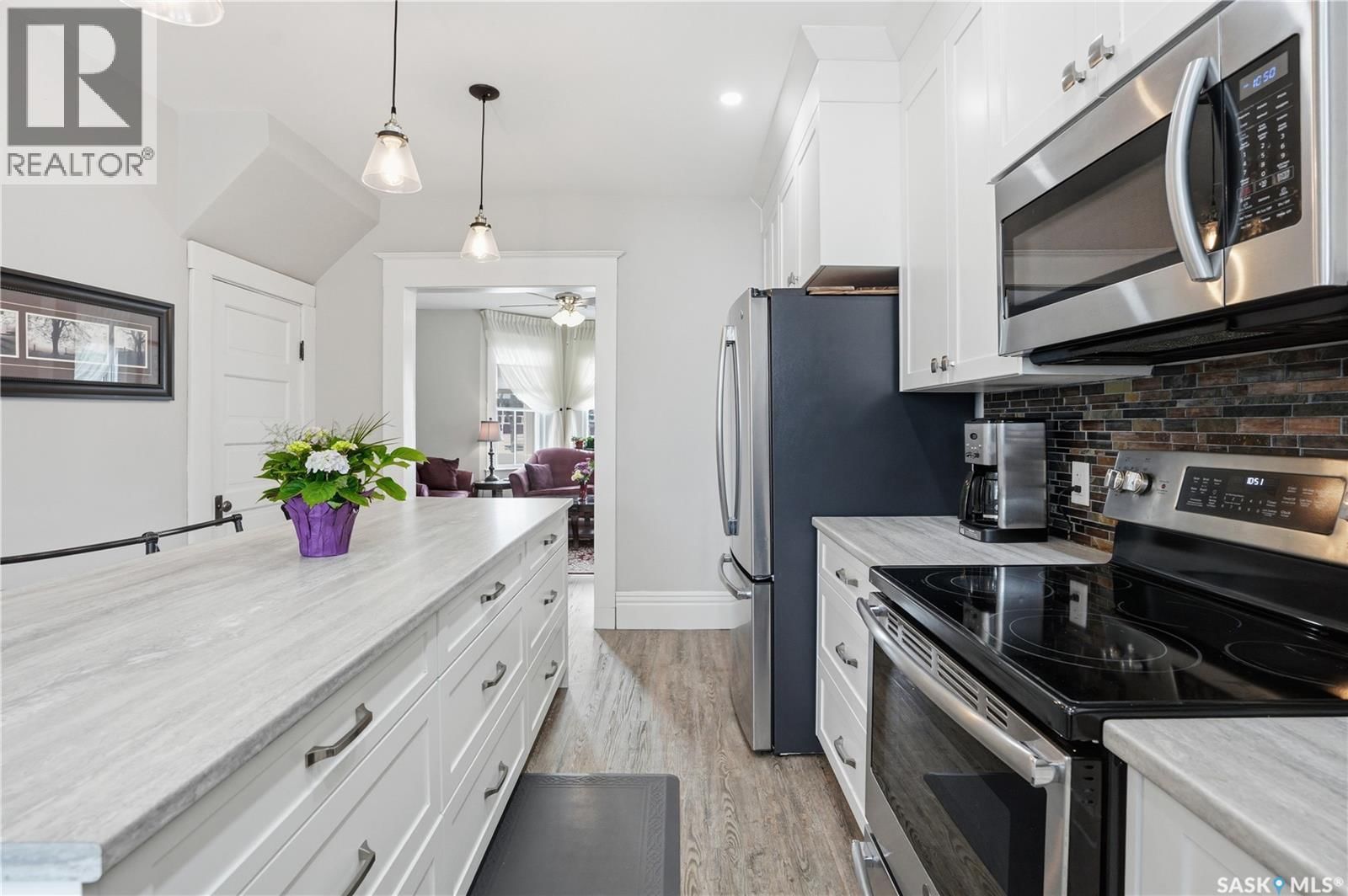 205 3RD AVENUE Image 12